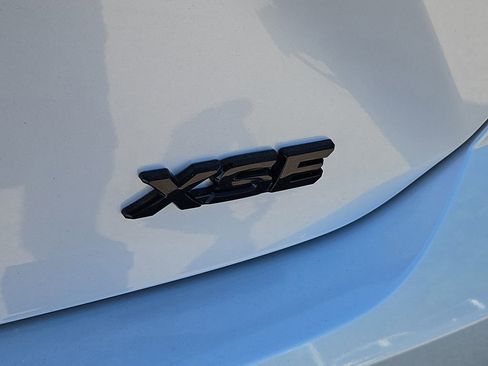 New 2026 Toyota Camry Hybrid AWD/4WD image 4