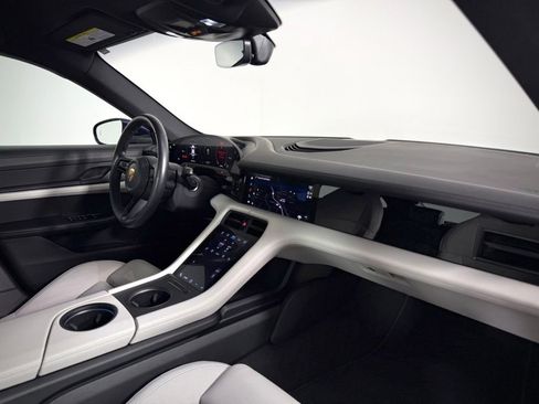 Certified 2022 Porsche Taycan 4S image 21