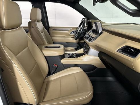 Used 2024 Chevrolet Suburban Premier RWD image 29