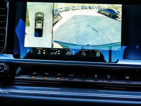 Used 2023 Chevrolet Silverado 1500 High Country w/ Z71 Off-Road Package image 26