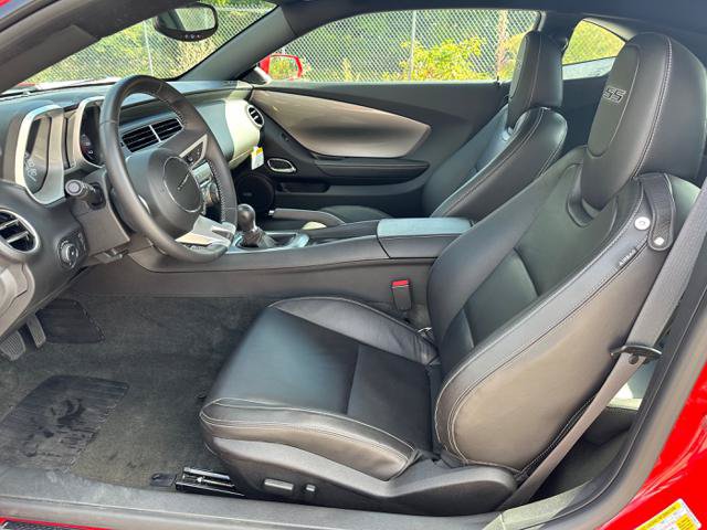 Used 2010 Chevrolet Camaro SS w/ White Stripe Package RWD image 18