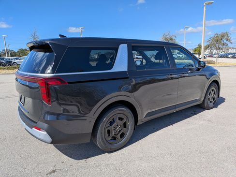 New 2026 Kia Carnival LXS image 5
