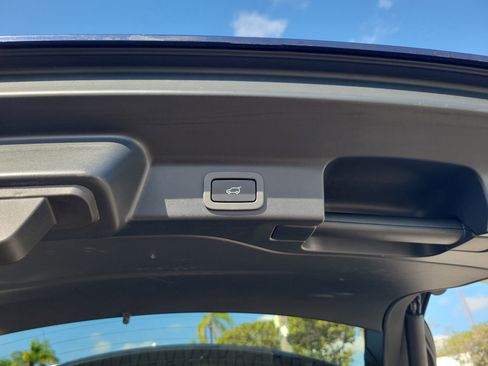 Used 2018 Jaguar F-PACE Prestige image 6