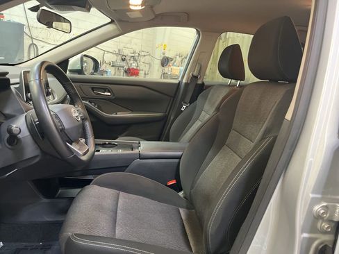 Used 2025 Nissan Rogue SV FWD image 35