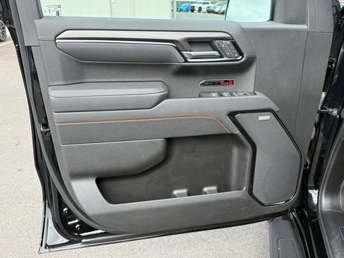Used 2025 GMC Sierra 1500 AT4 w/ AT4 Premium Package AWD/4WD image 15