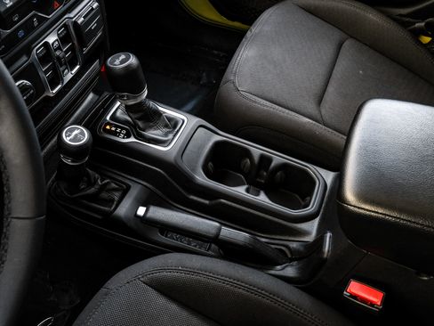 Used 2023 Jeep Wrangler Unlimited image 25