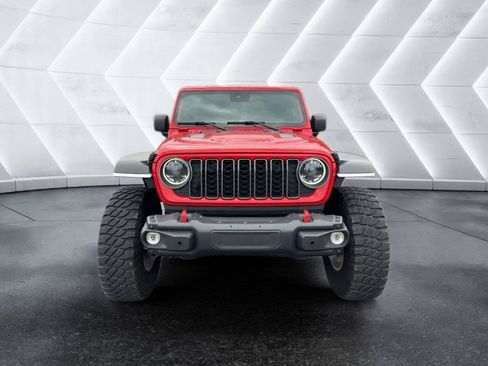 Used 2025 Jeep Wrangler Unlimited Rubicon AWD/4WD image 2