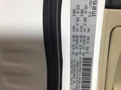 Used 2018 Jeep Grand Cherokee Limited image 28