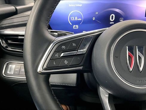 Used 2025 Buick Enclave Preferred FWD image 23