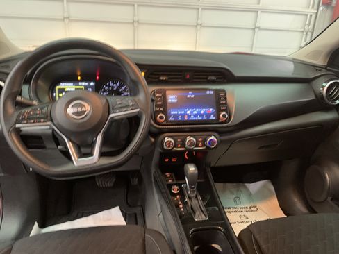 Used 2023 Nissan Kicks SV image 14