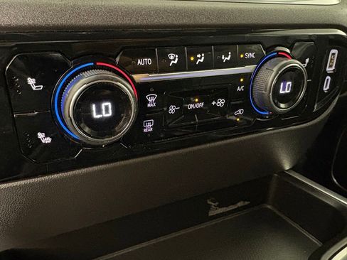 Used 2024 Chevrolet Silverado 1500 LT Trail Boss w/ Convenience Package II AWD/4WD image 35