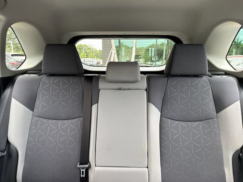 Used 2021 Toyota RAV4 XLE FWD image 18