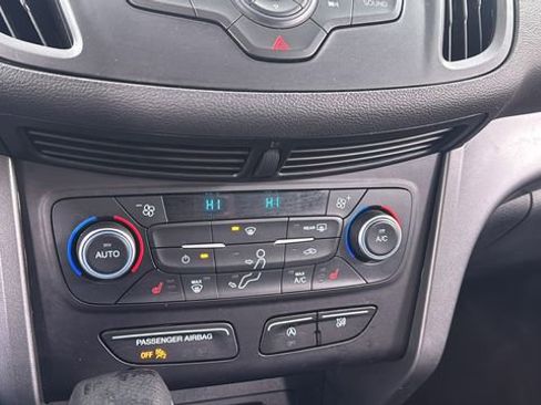 Used 2018 Ford Escape SE image 27