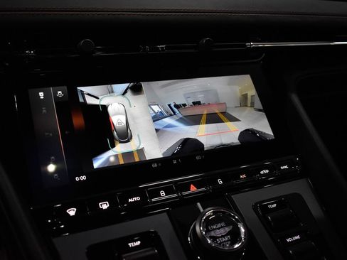 Used 2024 Aston Martin DB12 Coupe RWD image 37
