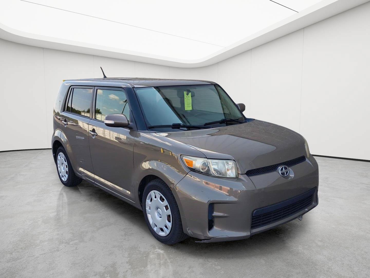 Used 2011 Scion xB FWD image 2