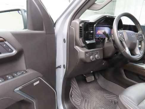 Used 2025 Chevrolet Silverado 1500 RST AWD/4WD image 60