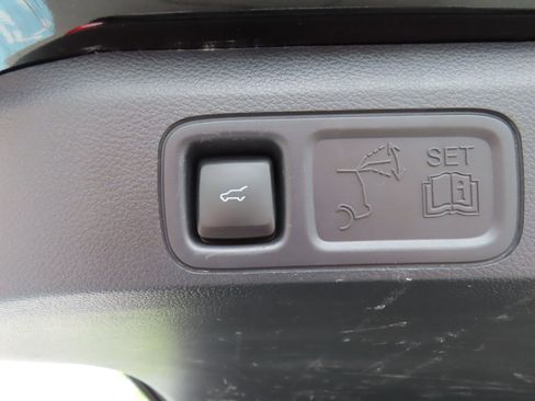 Used 2024 Ford Expedition XLT AWD/4WD image 41