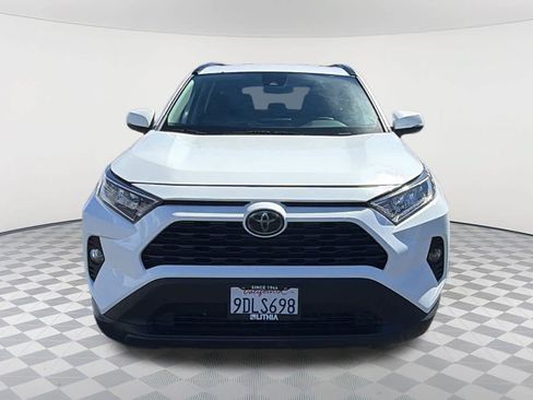 Used 2020 Toyota RAV4 XLE AWD/4WD image 2