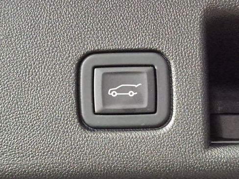 Used 2023 Chevrolet Equinox RS w/ LPO, Floor Liner Package image 25