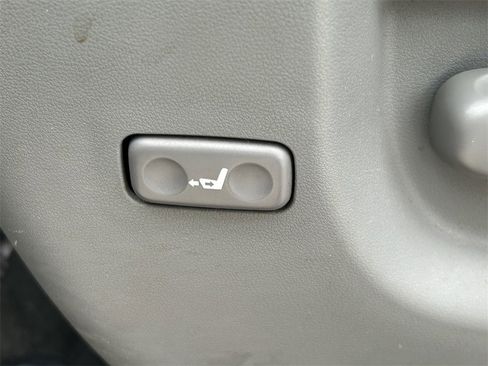 Used 2015 Toyota Sequoia Platinum image 39