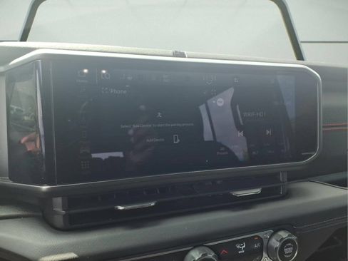 Used 2024 Jeep Wrangler Unlimited Rubicon w/ Technology Group AWD/4WD image 15