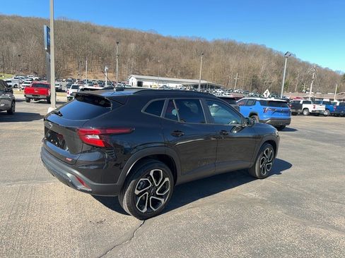 Used 2024 Chevrolet Trax RS w/ Sunroof Package image 5