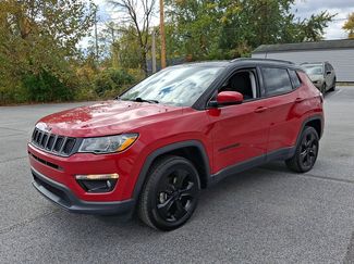 Used 2019 Jeep Compass Latitude video 3