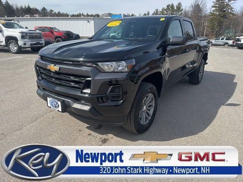 Used 2024 Chevrolet Colorado LT image 1