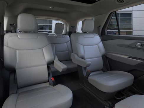 New 2026 Ford Explorer Active w/ Active Comfort Package image 11
