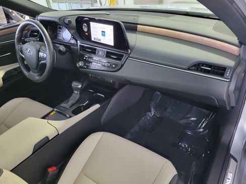 Certified 2025 Lexus ES 350 w/ Premium Package FWD image 16