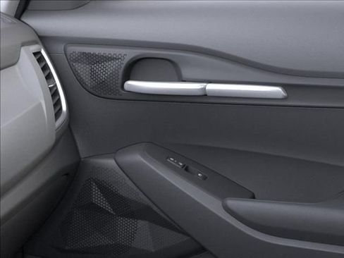 New 2026 Kia Seltos LX FWD image 25