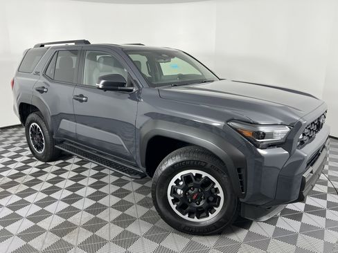 Used 2025 Toyota 4Runner TRD Off-Road Premium w/ Tow Technology Package AWD/4WD image 2