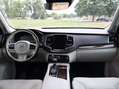 Used 2016 Volvo XC90 T6 Momentum w/ Momentum Plus Package AWD/4WD image 16