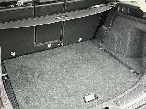 Used 2018 Land Rover Discovery Sport HSE image 19