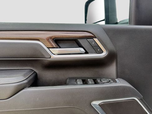 Used 2025 Chevrolet Silverado 2500 LT AWD/4WD image 23