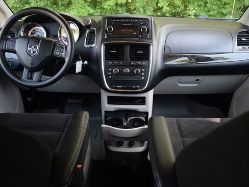 Used 2014 Dodge Grand Caravan American Value Package FWD image 8