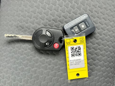 Used 2017 Ford Escape SE FWD image 35
