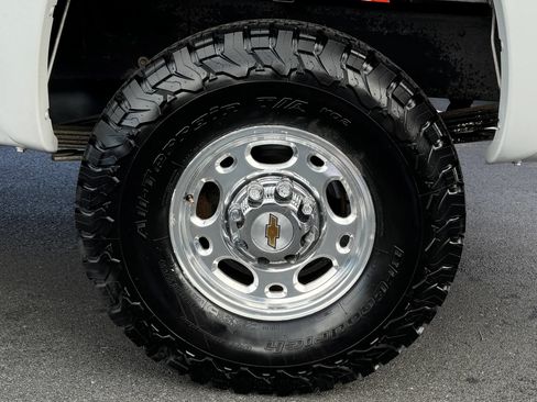 Used 2005 Chevrolet Silverado 2500 LS RWD image 9