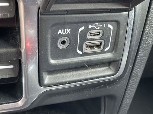 Used 2021 Jeep Gladiator Rubicon w/ Cold Weather Group AWD/4WD image 19