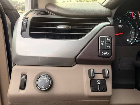 Used 2018 Chevrolet Tahoe LT RWD image 18