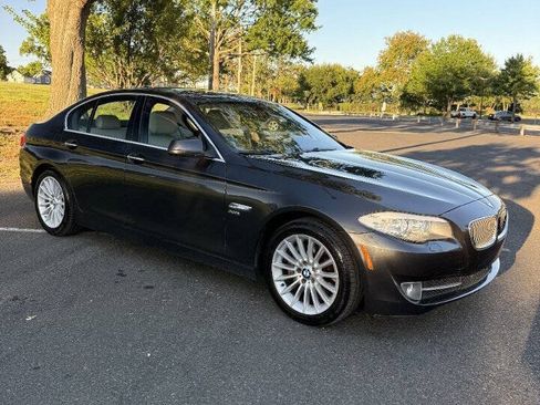 Used 2011 BMW 535i xDrive Sedan AWD/4WD image 9