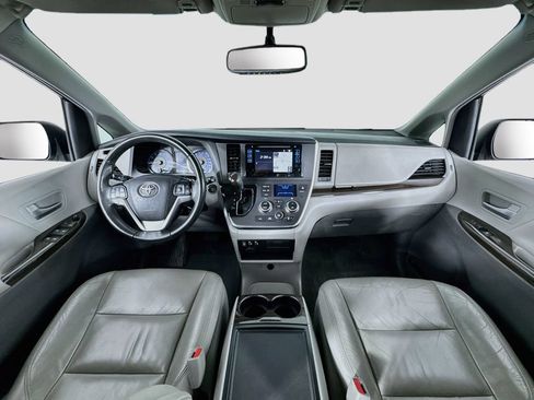 Used 2016 Toyota Sienna XLE w/ XLE Navigation Package AWD/4WD image 11