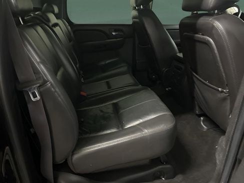 Used 2011 Chevrolet Avalanche LT w/ Luxury Package image 11