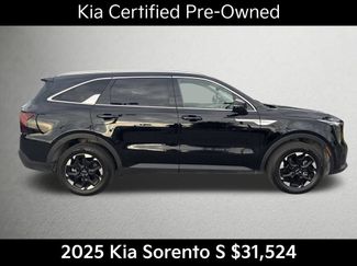 Certified 2025 Kia Sorento S FWD video 2
