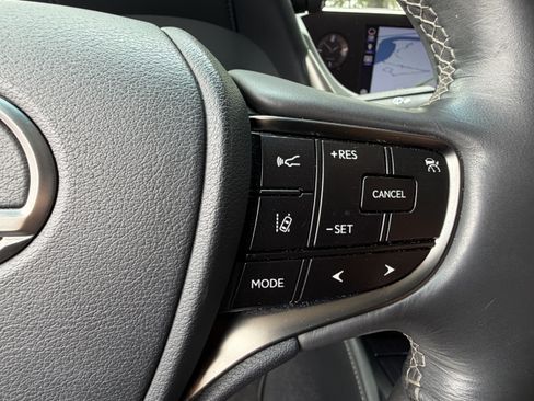 Used 2019 Lexus ES 350 Ultra Luxury w/ Accessory Package 2 FWD image 20