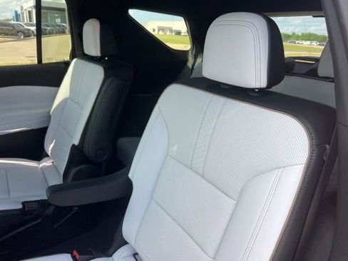 Used 2026 Chevrolet Traverse High Country w/ LPO, Floor Liner Package image 10