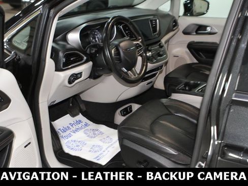 Used 2020 Chrysler Pacifica Touring-L Plus w/ Tire & Wheel Group image 14