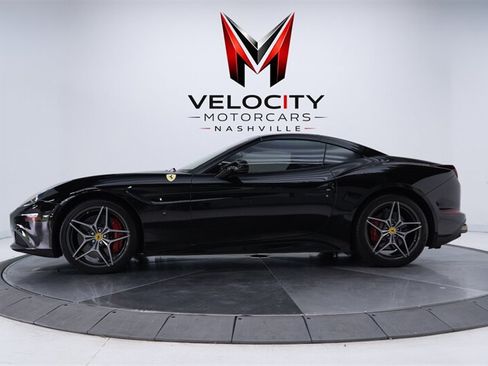 Used 2017 Ferrari California T RWD image 9