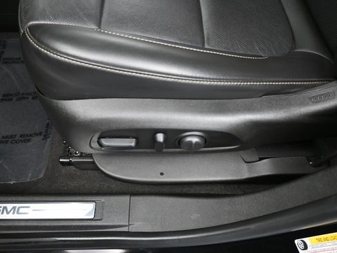 Used 2021 GMC Acadia SLT image 14