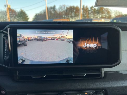 New 2026 Jeep Gladiator Sport image 30